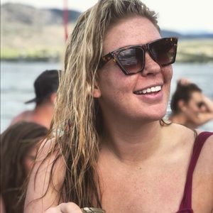 Meet your Posher, Felicia